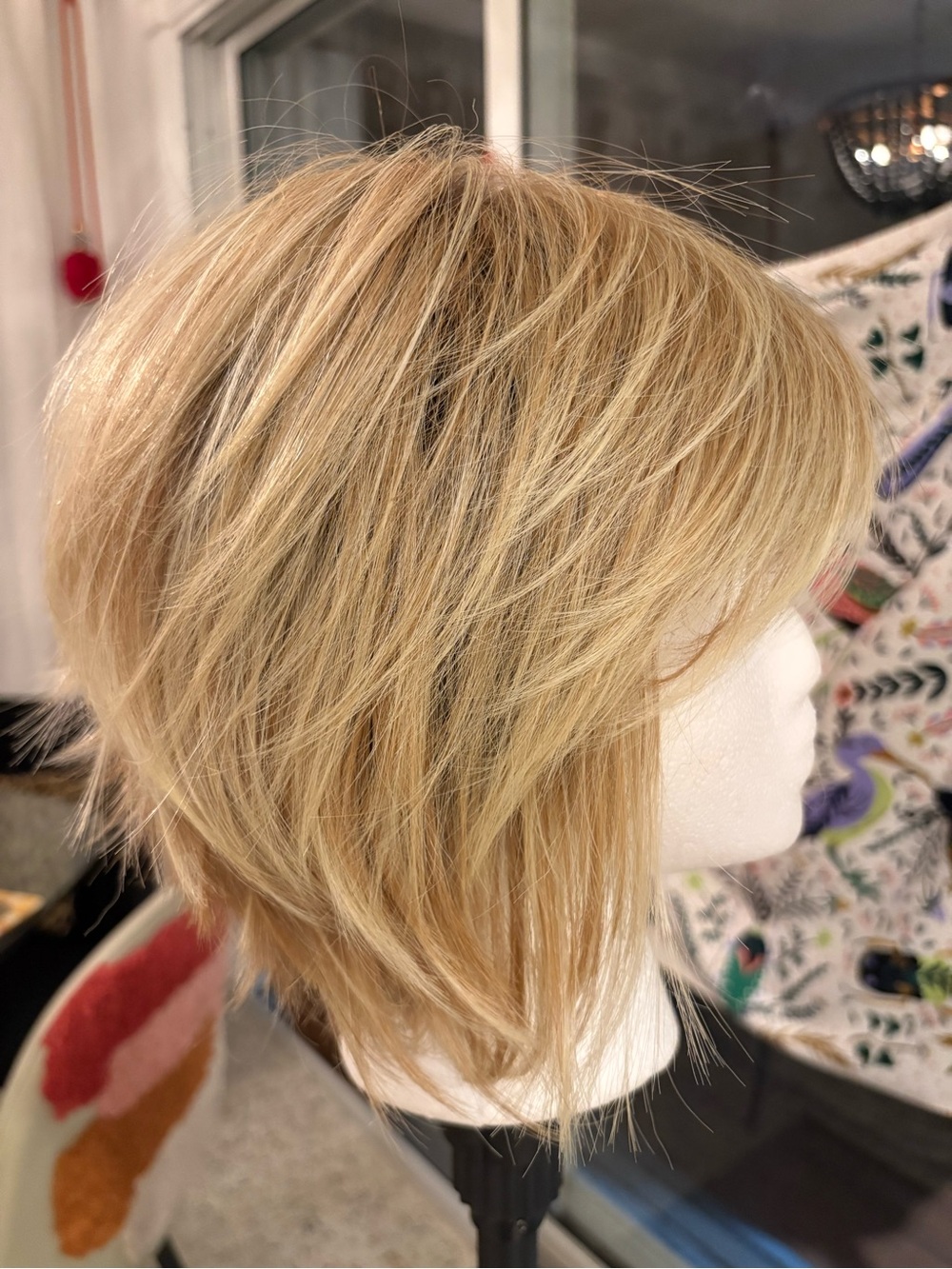 TONI BRATTIN FASHION FLAIR Short Shag Heat Friendly Synthetic Wig! Blonde Rooted - Picture 2 of 12